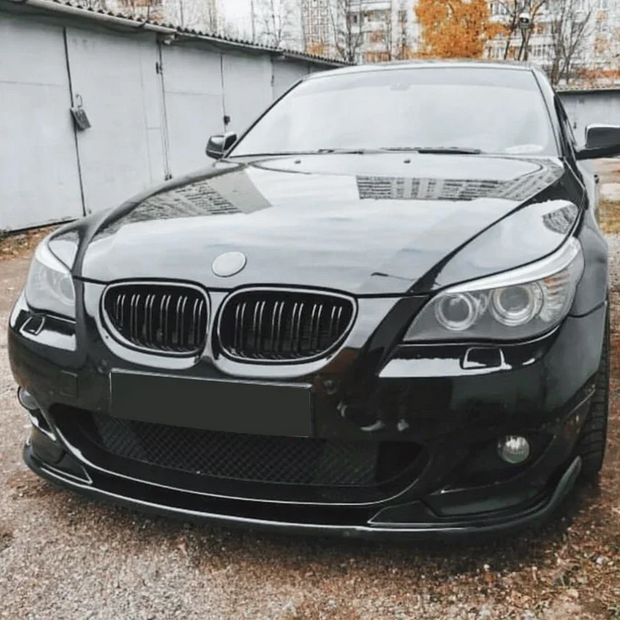5 Series E60/E61 - Gloss Black / Carbon Look Front Bumper Lip Spoiler | 2005-2010